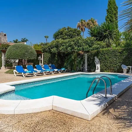 וילה Exclusive Palmeras Puerto Banus With Heated Private Swimming Pool, Marbella, Spain מארבלה