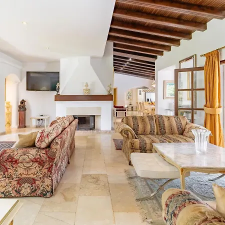 Exclusive Palmeras Puerto Banus With Heated Private Swimming Pool, Marbella, Spain *