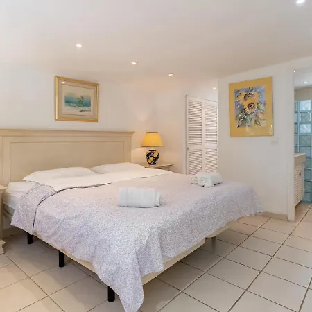 Exclusive Palmeras Puerto Banus With Heated Private Swimming Pool, Marbella, Spain Villa Marbella