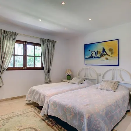 Exclusive Palmeras Puerto Banus With Heated Private Swimming Pool, Marbella, Spain *