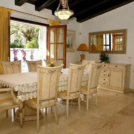 Exclusive Palmeras Puerto Banus With Heated Private Swimming Pool, Marbella, Spain Villa Marbella