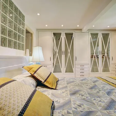 Villa Exclusive Palmeras Puerto Banus With Heated Private Swimming Pool, Marbella, Spain