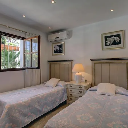 Exclusive Palmeras Puerto Banus With Heated Private Swimming Pool, Marbella, Spain * Marbella