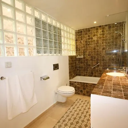 Villa Exclusive Palmeras Puerto Banus With Heated Private Swimming Pool, Marbella, Spain Marbella