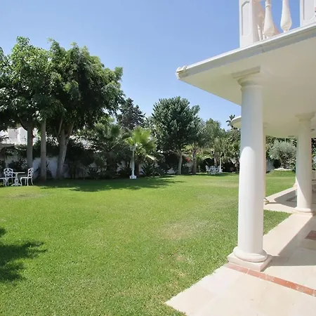 Exclusive Palmeras Puerto Banus With Heated Private Swimming Pool, Marbella, Spain Villa Marbella