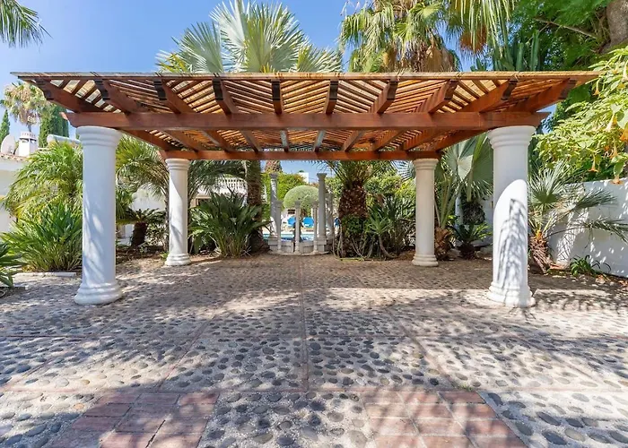 Exclusive Palmeras Puerto Banus With Heated Private Swimming Pool, Marbella, Spain ماربيا