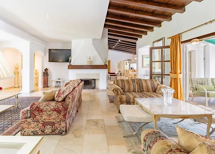 Exclusive Palmeras Puerto Banus With Heated Private Swimming Pool, Marbella, Spain *