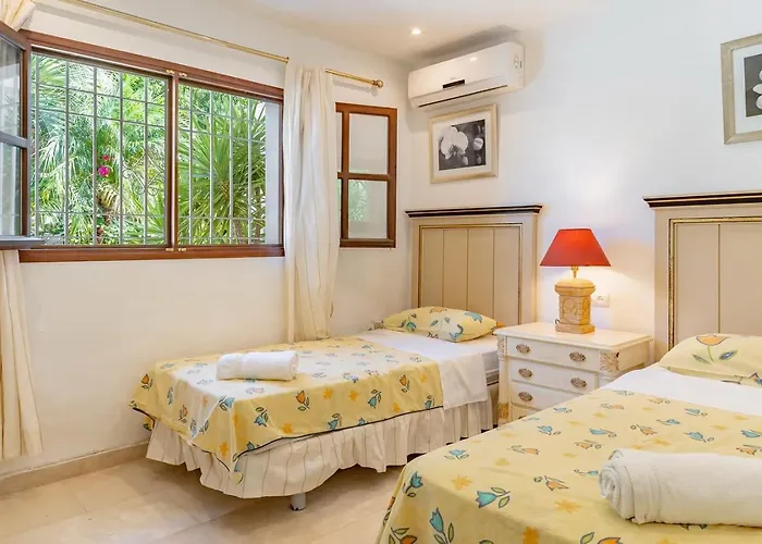 Exclusive Palmeras Puerto Banus With Heated Private Swimming Pool, Marbella, Spain 빌라 마르베야