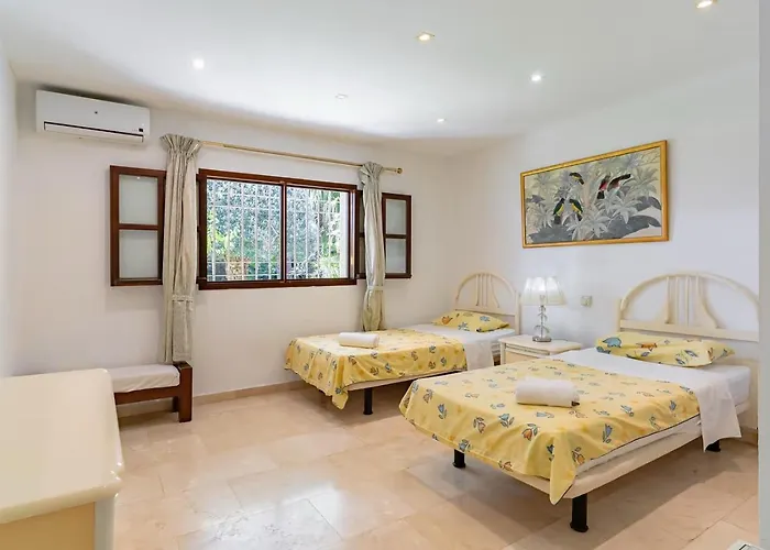 Exclusive Palmeras Puerto Banus With Heated Private Swimming Pool, Marbella, Spain