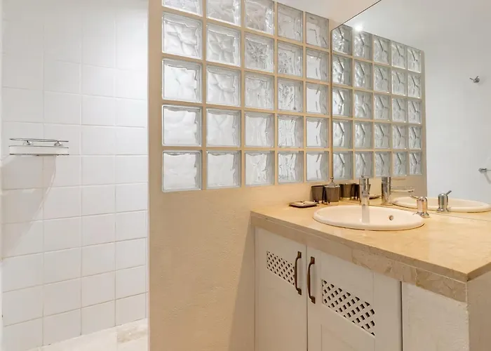 Вилла Exclusive Palmeras Puerto Banus With Heated Private Swimming Pool, Marbella, Spain