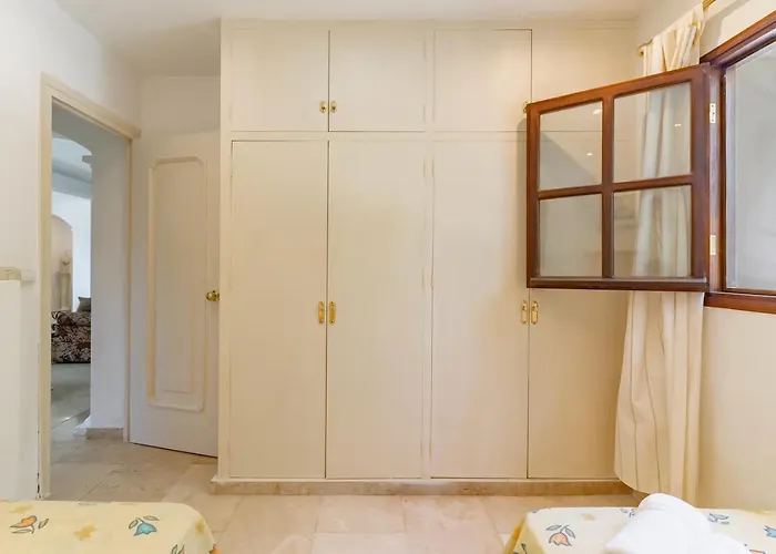 Exclusive Palmeras Puerto Banus With Heated Private Swimming Pool, Marbella, Spain 빌라 *