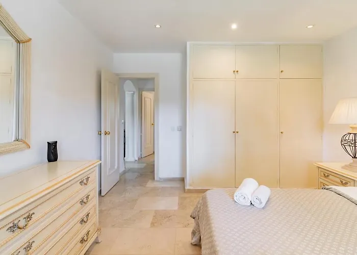 Villa Exclusive Palmeras Puerto Banus With Heated Private Swimming Pool, Marbella, Spain *